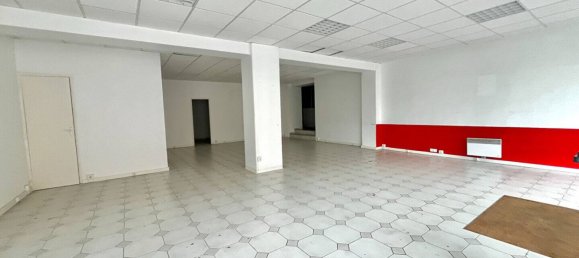 170m² Commercial property in Wattignies, France No. 68561 2