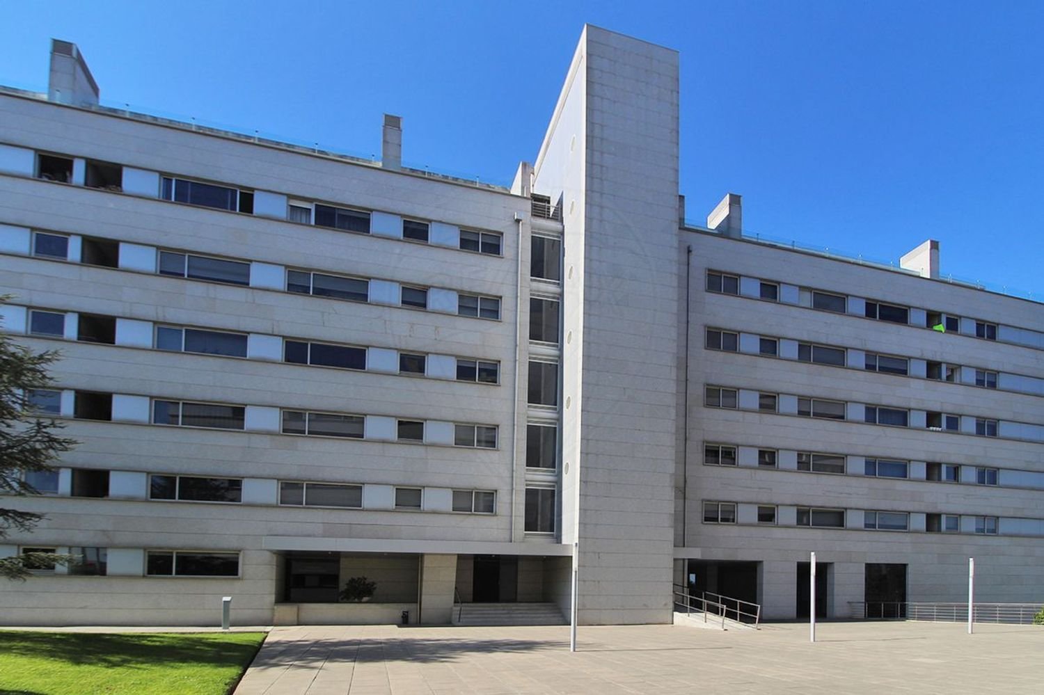 Apartamento de 4 dormitorios en Maia, Portugal No. 82058