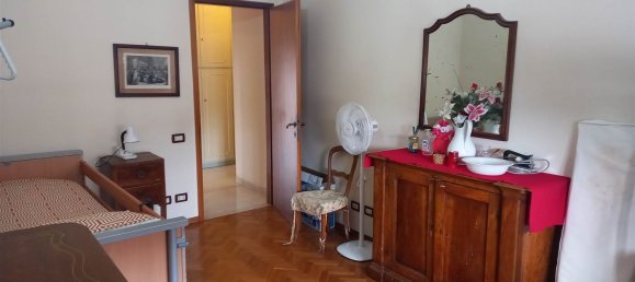3 rooms Apartment in Modena, Italy No. 286317 6