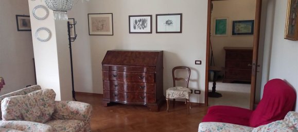 3 rooms Apartment in Modena, Italy No. 286317 3