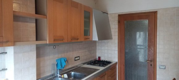 3 rooms Apartment in Modena, Italy No. 286317 8