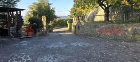 11 rooms House in Arezzo, Italy No. 227182 6