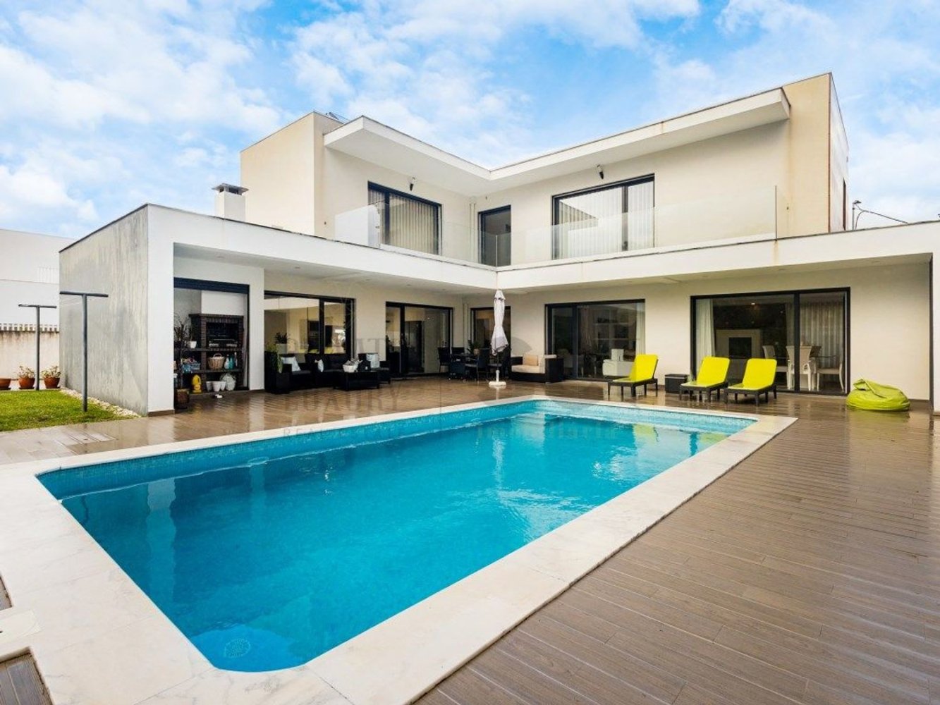 4 Schlafzimmer Haus in Corroios, Portugal, Nr. 100741