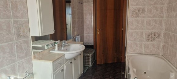 8 rooms Apartment in Grottammare, Italy No. 297425 9