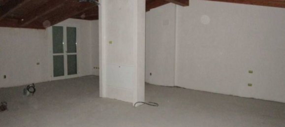 100m² Commercial property in Besana in Brianza, Italy No. 373783 8