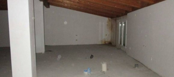 100m² Commercial property in Besana in Brianza, Italy No. 373783 10