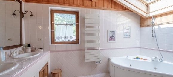 5 bedrooms Commercial property in Chamonix-Mont-Blanc, France No. 525 15