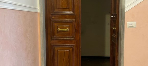 2غرفة شقة في Genoa, Italy رقم 271870 3