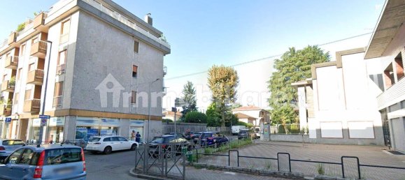 385m² Commercial property in Novara, Italy No. 312883 3
