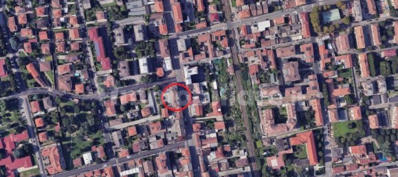 385m² Commercial property in Novara, Italy No. 312883 5