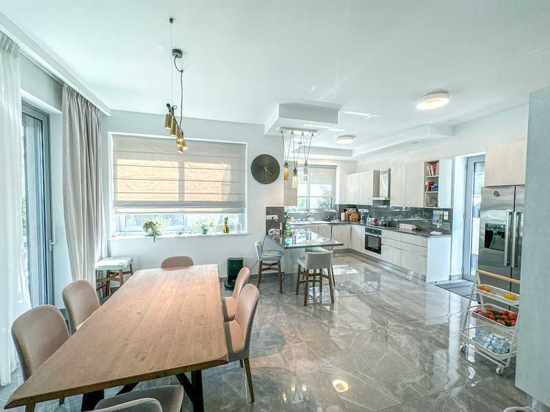 4 bedrooms House in Germasogeia, Cyprus No. 13649