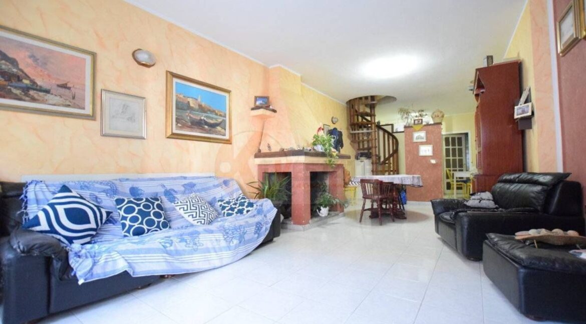 5 bedrooms Villa in Sardinia, Italy No. 329114