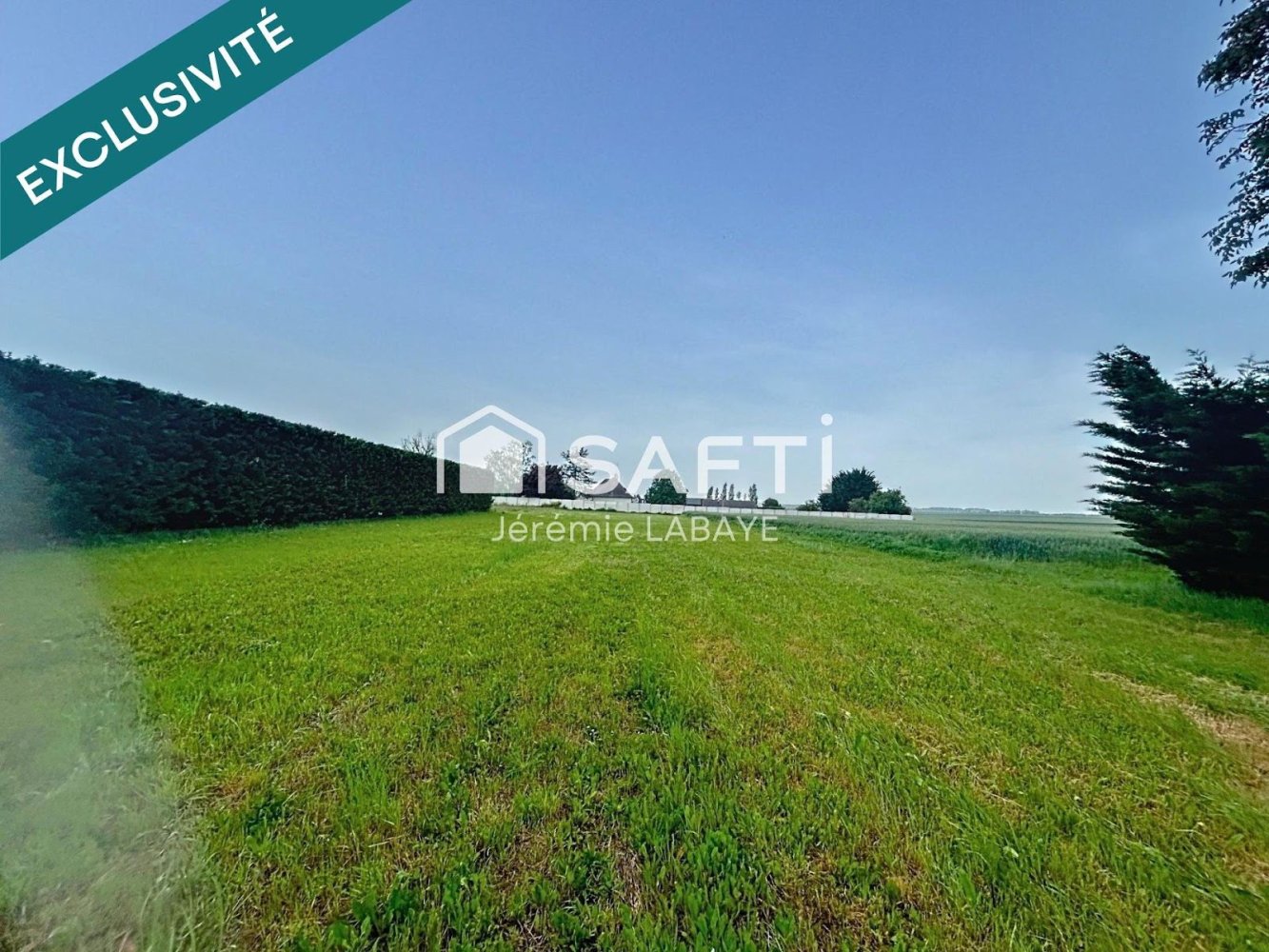 3400m² Land in Vineuil, France No. 61140