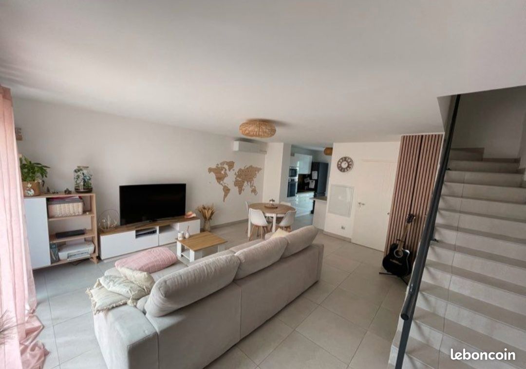 Casa de 3 dormitorios en Marseille, France No. 316344