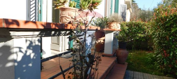 6-salle Maison à Montecatini Terme, Italy No. 170030 2