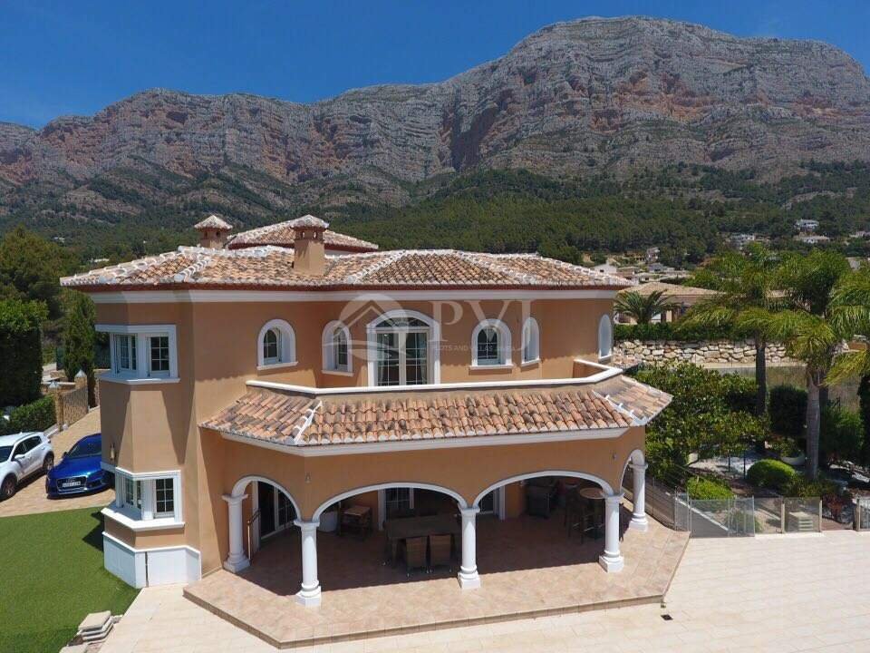 Villa de 5 dormitorios en Jávea, Spain No. 285490