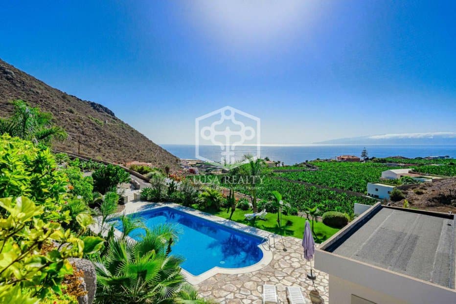 5 bedrooms Villa in Santiago del Teide, Spain No. 16403