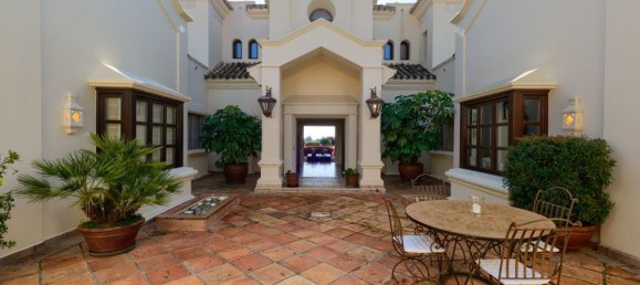 5 bedrooms Villa in Marbella Golden Mile, Spain No. 2969 22