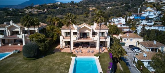 5 bedrooms Villa in Marbella Golden Mile, Spain No. 2969 5