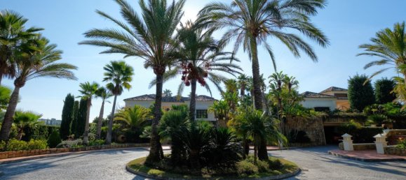 5 bedrooms Villa in Marbella Golden Mile, Spain No. 2969 20