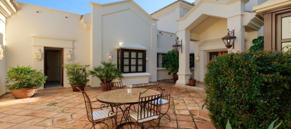 5 bedrooms Villa in Marbella Golden Mile, Spain No. 2969 23
