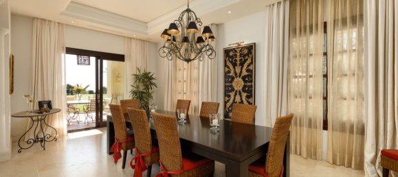 5 bedrooms Villa in Marbella Golden Mile, Spain No. 2969 28