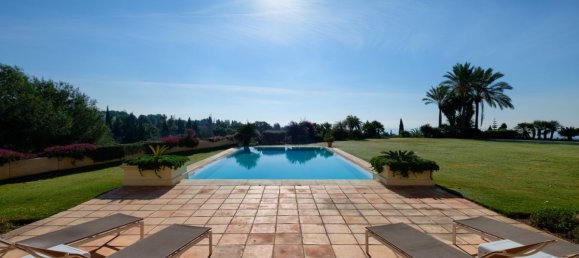 5 bedrooms Villa in Marbella Golden Mile, Spain No. 2969 8