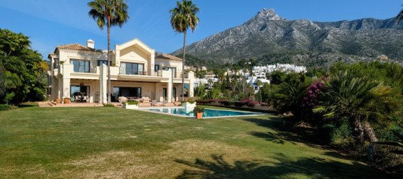 5 bedrooms Villa in Marbella Golden Mile, Spain No. 2969 17
