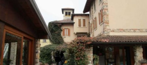 Villa de 7 habitaciónes en Lissone, Italy No. 6252 9