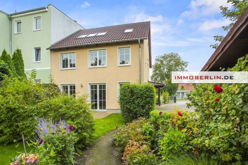 Edificio de 9 habitaciónes en Oder-Spree, Germany No. 278438