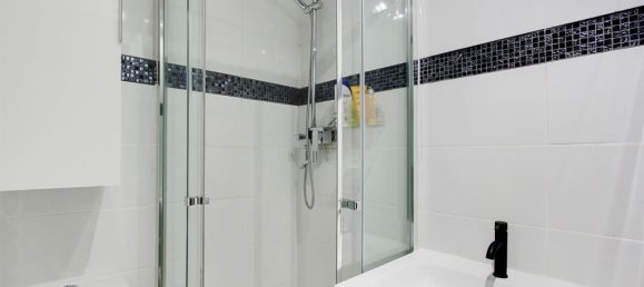 Apartamento de 2 dormitorios en Paris, France No. 173602 12