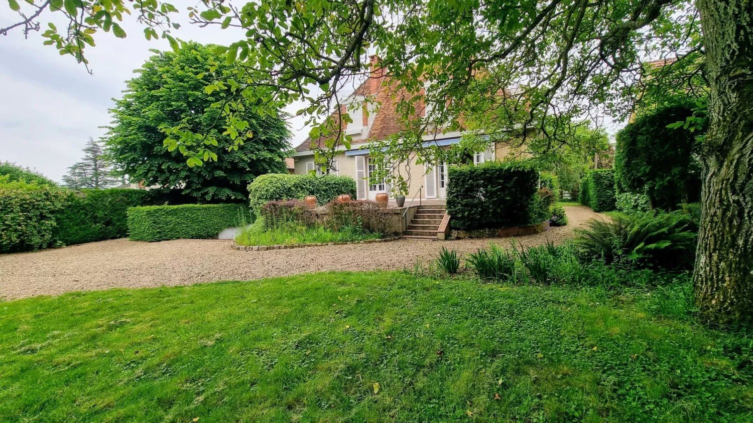 5 bedrooms Villa in Amilly, France No. 90796