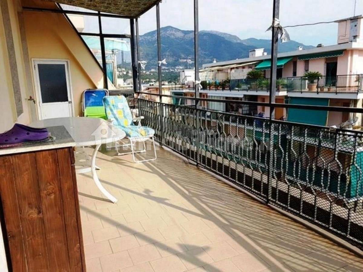 2 Schlafzimmer Penthouse in Borghetto Santo Spirito, Italy, Nr. 358493