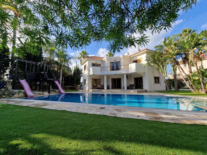 Villa de 5 dormitorios en Pyla, Cyprus No. 19516