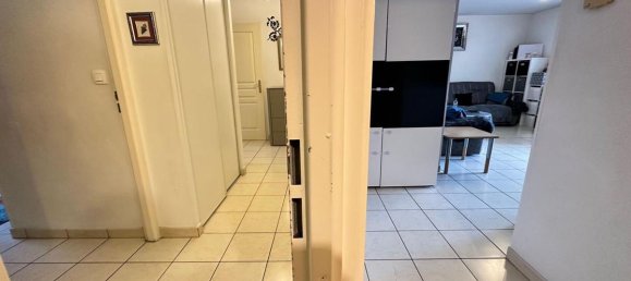 3 bedrooms Apartment in Neuilly-sur-Marne, France No. 151866 9