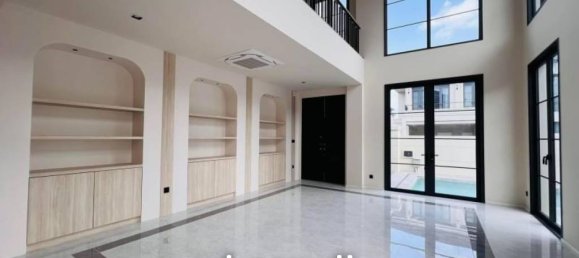 4 bedrooms Villa in Pattaya, Thailand No. 23558 3