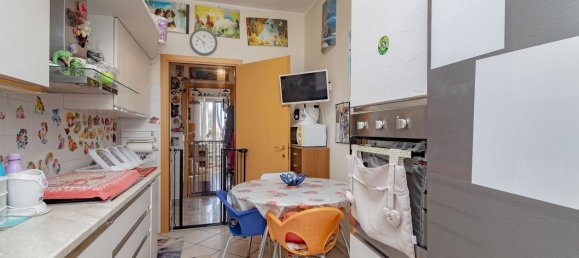 3 rooms Apartment in Cologno Monzese, Italy No. 290596 7