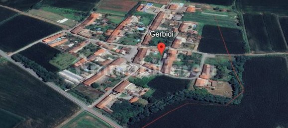 6 bedrooms Apartment in Livorno Ferraris, Italy No. 317641 2