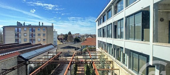 Studio in Troyes, France No. 232512 4