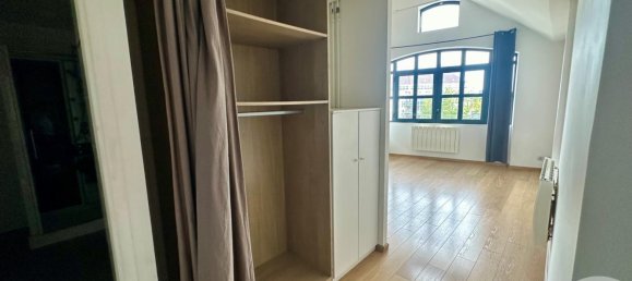 Studio in Troyes, France No. 232512 8