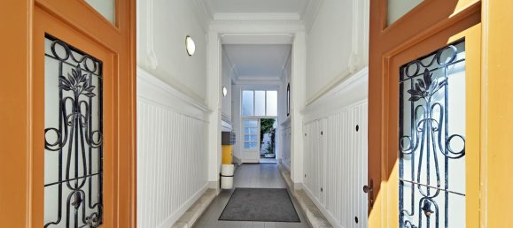 74m² Commercial property in Penzing, Austria No. 129662 2