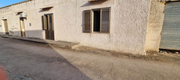 2 bedrooms House in Marsala, Italy No. 121341 7