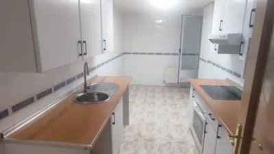 Квартира с 3 спальнями в Леон, Испания № 210921