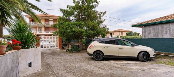 4 rooms Apartment in San Giovanni la Punta, Italy No. 66028 7