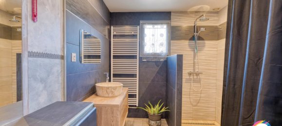 3 Schlafzimmer Haus in Rhone, France, Nr. 200401 27