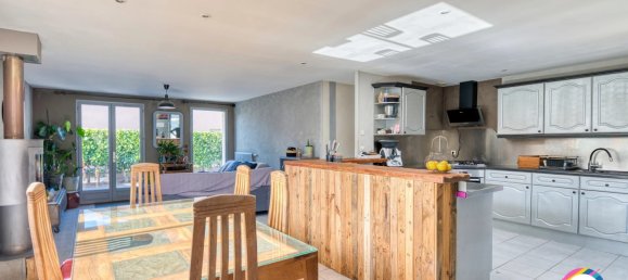 3 Schlafzimmer Haus in Rhone, France, Nr. 200401 21