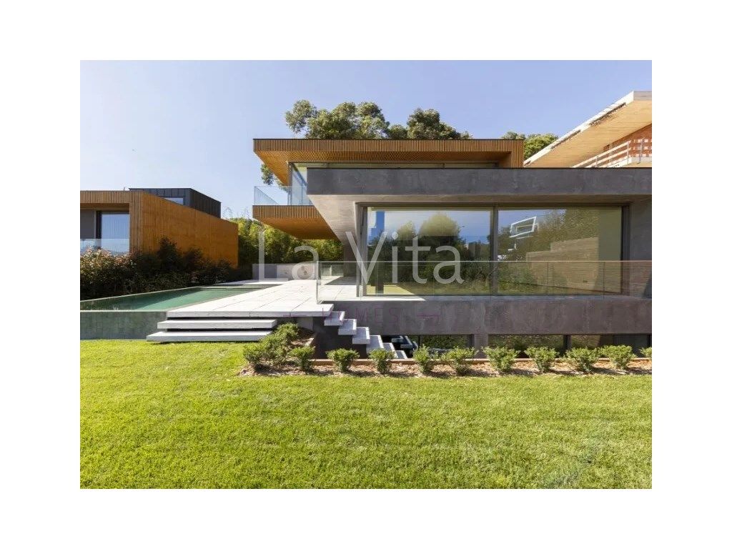5 bedrooms Villa in Cascais, Portugal No. 170778
