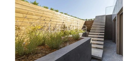 5 bedrooms Villa in Cascais, Portugal No. 170778 10