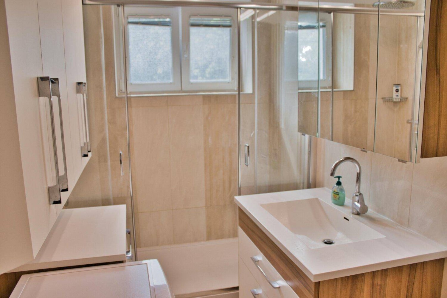 Apartamento de 2 habitaciónes en Vienna, Austria No. 44493