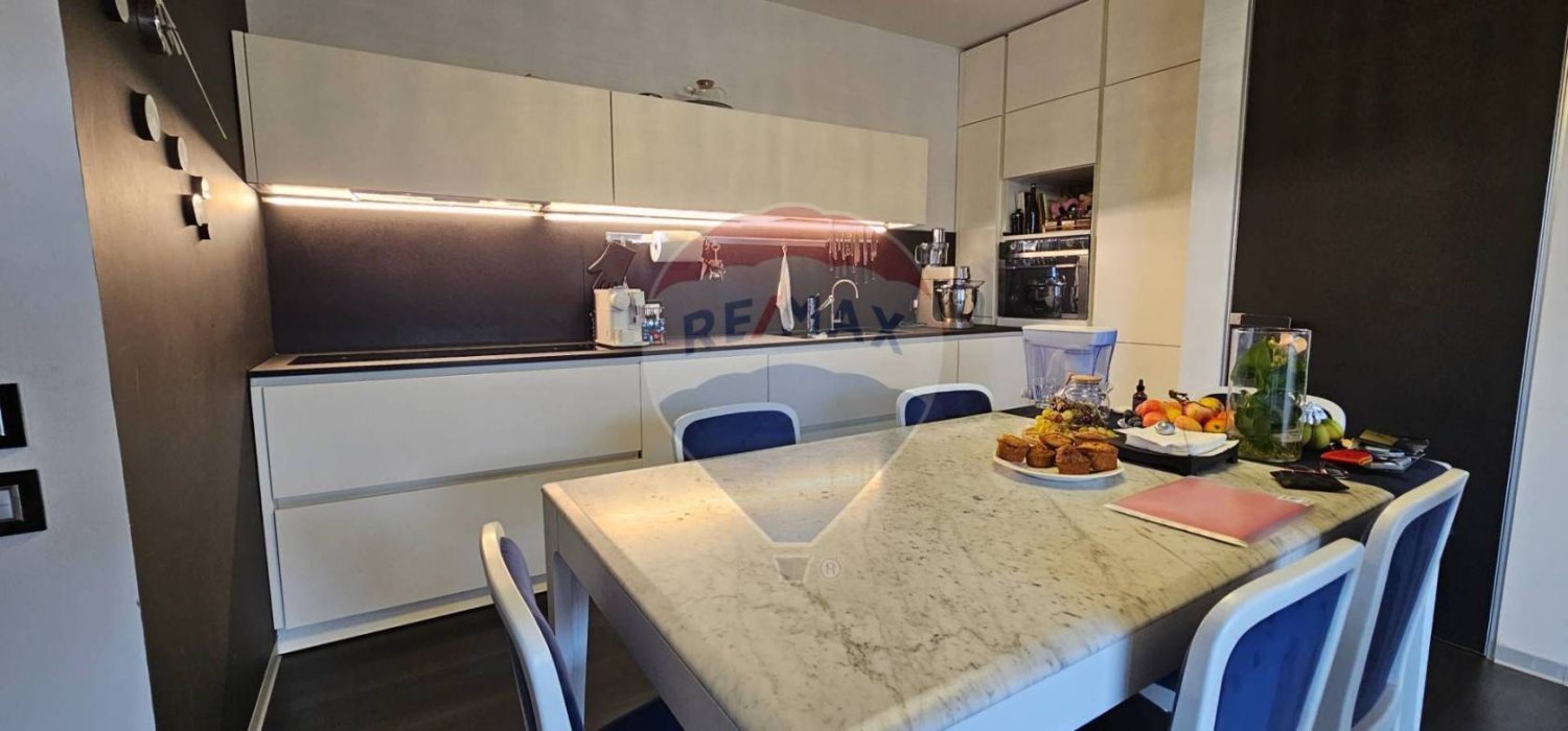 3 bedrooms Penthouse in Desenzano del Garda, Italy No. 6191